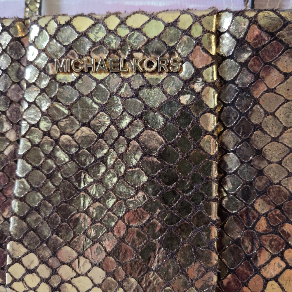 Michael Kors Metallic Snakeskin-Effect Gold Dark Undertone - Picture 4 of 16